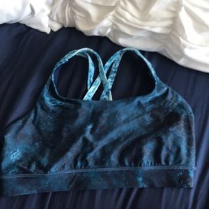 Lululemon sports bra size 6